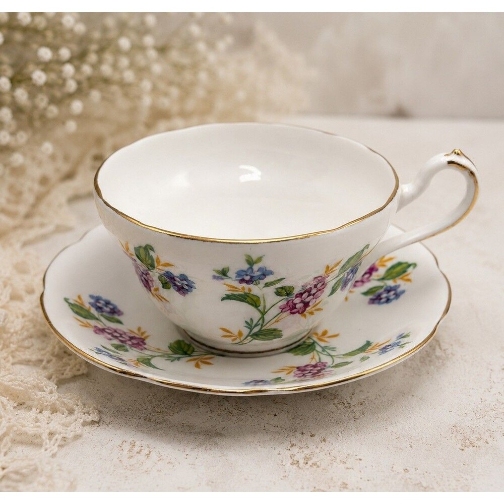 Vintage Regina Fine Bone China Floral Cup & Saucer Gold Trim England Flaw